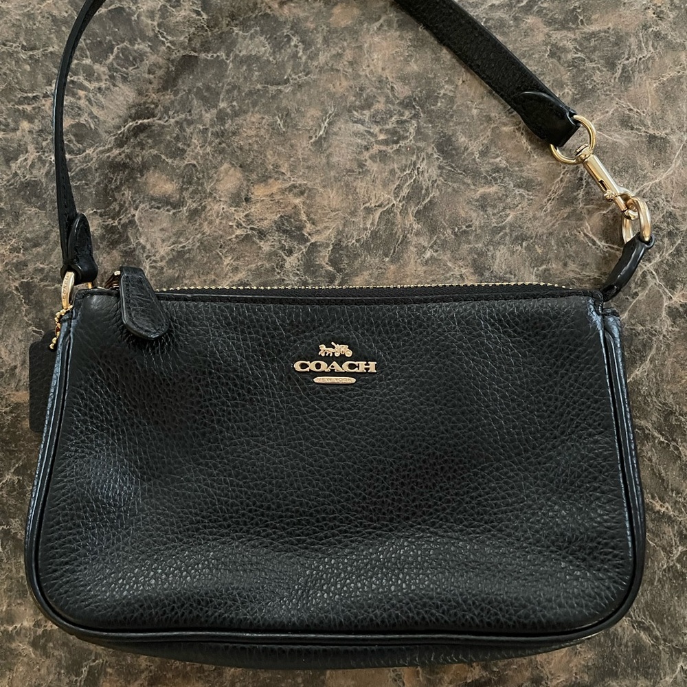 Coach Nolita 19